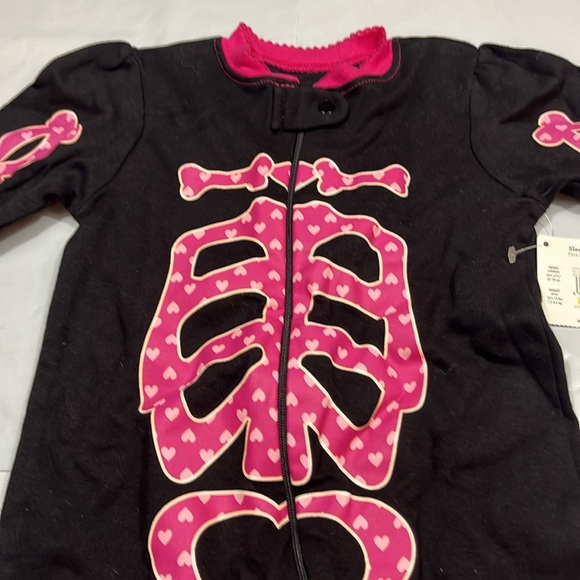 Skeleton baby 6-9 months BLACK footed zip outfit, PINK SKELETON hearts, girlie - Picture 2 of 7